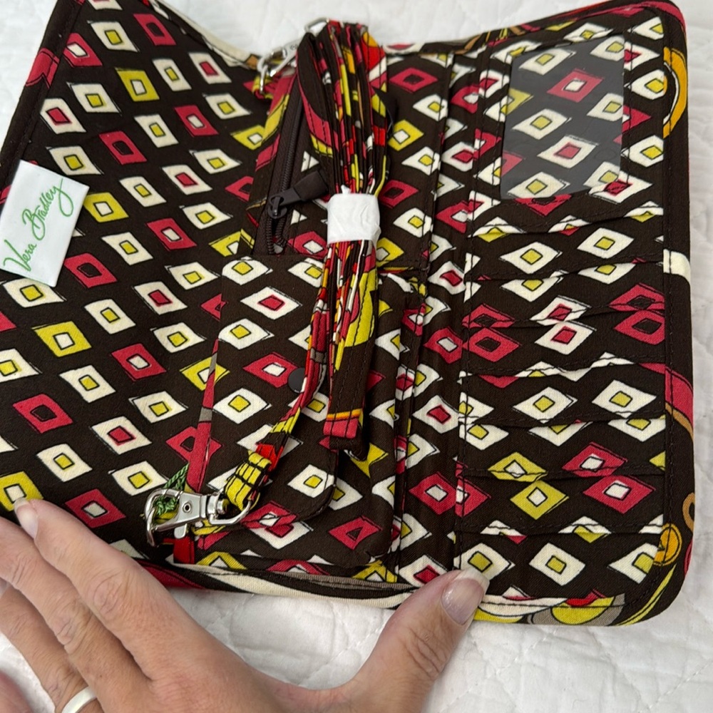 Vera Bradley “Sleek Wallet Puccini”. NWT